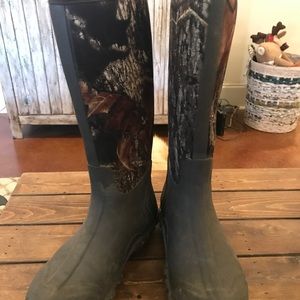 Muck boots